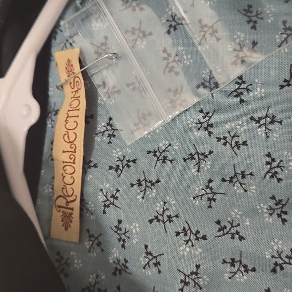 Recollections Blue Floral Lace Blouse - Picture 3 of 5